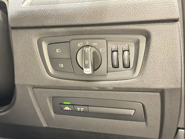 ＢＭＷ １１８ｄ ファッショニスタ 福岡県 2019(平31)年 1.9万km ミネラルホワイト オイスターレザー　/純正ナビ　/Ｂｌｕｅｔｏｏｔｈ　/Ｂカメラ　/ＡＣＣ　/アンビエントライト　/電動フロントシート　/コンフォートアクセス　/シートヒーター　/前後ドライブレコーダー　/ＥＴＣ　/純正１７インチＡＷ