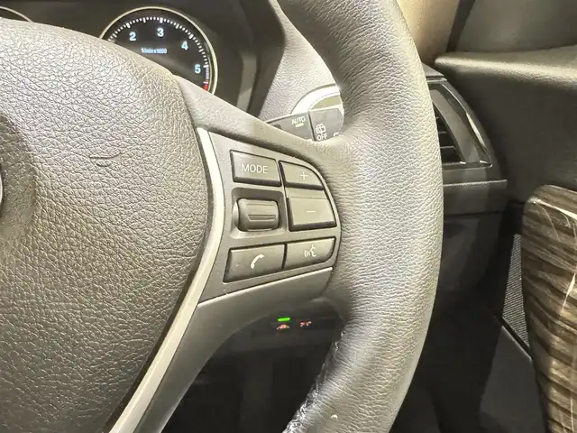ＢＭＷ １１８ｄ ファッショニスタ 福岡県 2019(平31)年 1.9万km ミネラルホワイト オイスターレザー　/純正ナビ　/Ｂｌｕｅｔｏｏｔｈ　/Ｂカメラ　/ＡＣＣ　/アンビエントライト　/電動フロントシート　/コンフォートアクセス　/シートヒーター　/前後ドライブレコーダー　/ＥＴＣ　/純正１７インチＡＷ