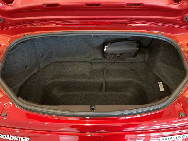 マツダ ロードスター RS 福井県 2024(令6)年 1万km ソウルレッドクリスタルM 純正8.8インチディスプレイオーディオ/フルセグTV/BT/USB/バックカメラ/BOSEサウンドシステム/i-ACTIVSENSE/・レーダークルーズコントロール/・ブラインドスポットモニタリング/・車線逸脱警報システム/・後側方接近車両検知/・スマートブレーキサポート/・交通標識認識システム/・ハイビームコントロールシステム/ハーフレザーシート/シートヒーター/オートライト/LEDヘッドライト/純正16インチアルミホイール/プッシュスタート/スマートキー