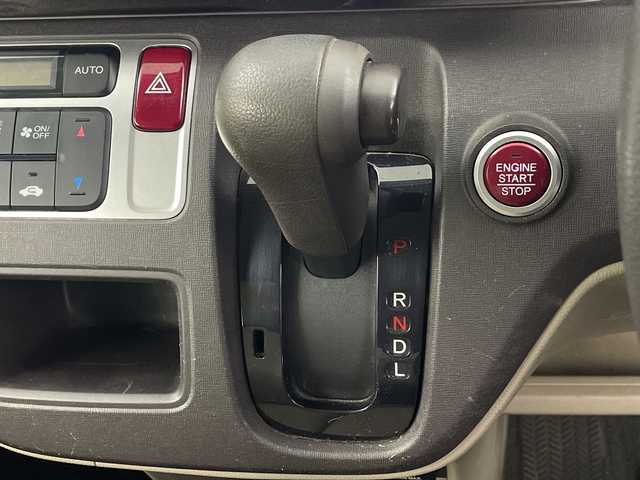 ホンダ Ｎ ＯＮＥ G 埼玉県 2013(平25)年 3万km プレミアムホワイトパール 社外SDナビ/　（FM/AM/CD/DVD/AUX/iPod）/ワンセグテレビ/プッシュスタート/スマートキー/フロアマット/ドアバイザー/電動格納ミラー