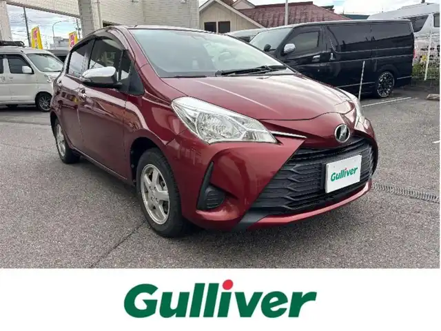 トヨタ ヴィッツ ジュエラ 愛知県 2017(平29)年 1.7万km ダークレッドマイカメタリック ワンオーナー/純正SDナビ(ワンセグ/BT/SD/CD/AM/FM)/ETC/ABS/横滑り防止装置/衝突被害軽減システム/レーンキープアシスト/盗難防止装置/オートマチックハイビーム/パワーステアリング/パワーウィンドウ/純正フロアマット/電動格納式ミラー/ドアバイザー/規格外アルミホイール/保証書/取扱説明書/スペアキー