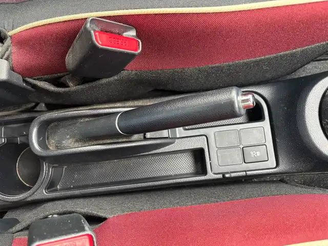 トヨタ ヴィッツ ジュエラ 愛知県 2017(平29)年 1.7万km ダークレッドマイカメタリック ワンオーナー/純正SDナビ(ワンセグ/BT/SD/CD/AM/FM)/ETC/ABS/横滑り防止装置/衝突被害軽減システム/レーンキープアシスト/盗難防止装置/オートマチックハイビーム/パワーステアリング/パワーウィンドウ/純正フロアマット/電動格納式ミラー/ドアバイザー/規格外アルミホイール/保証書/取扱説明書/スペアキー