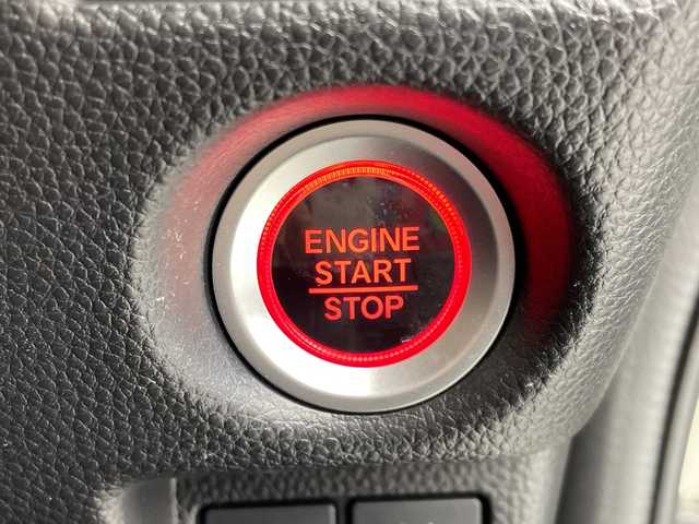 ホンダ Ｎ ＢＯＸ カスタム G L ターボ ホンダセンシング 愛知県 2018(平30)年 3.4万km プラチナホワイトパール 純正８インチナビ/・Ｂｌｕｅｔｏｏｔｈ/・フルセグ/・ＤＶＤ/ＣＤ/・AppleCarPlay/両側パワースライドドア/バックカメラ/前後ドラレコ/ＥＴＣ/ホンダセンシング/衝突軽減/コーナーセンサー/レーンキープ/オートマチックハイビーム/レーダークルーズコントロール/LEDヘッドライト/フォグランプ/パドルシフト/純正AW