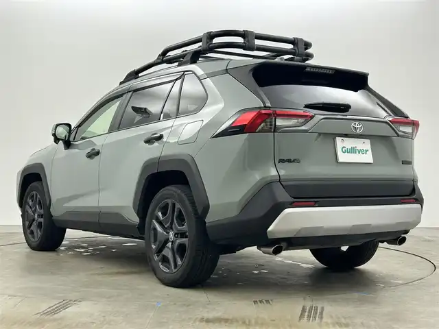 トヨタ ＲＡＶ４ アドベンチャー 岡山県 2022(令4)年 5.5万km アーバンカーキ 純正９インチディスプレイオーディオ/・FM/AM/Bluetooth/フルセグ/CarPlay/バックカメラ/合皮シート/・パワーシート/・シートヒーター/・ベンチレーション/・シートメモリー/ステアリングヒーター/パワーバックドア/TRDルーフキャリア/トヨタセーフティーセンス/・プリクラッシュセーフティ/・レーンディパーチャーアラート/・レーダークルーズコントロール/・オートマチックハイビーム/・コーナーセンサー/・BSM/前後ドライブレコーダー/ビルトインETC/LEDヘッドライト/フロアマット/純正19インチアルミホイール