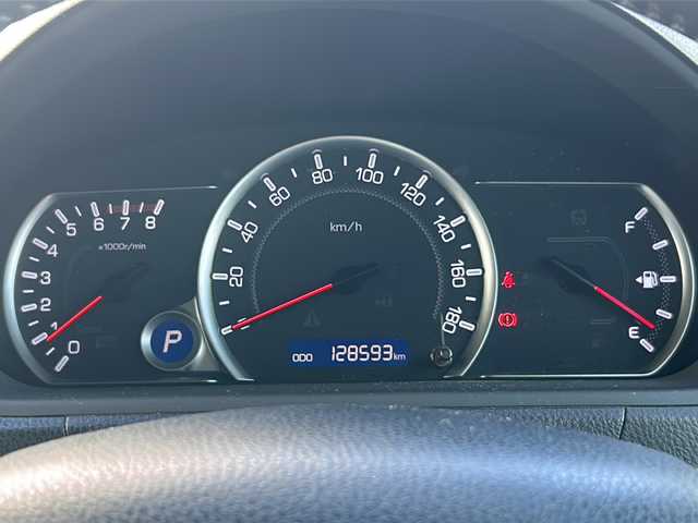 トヨタ ヴォクシー ZS 三重県 2014(平26)年 12.9万km ブラック 禁煙/純正ナビ/純正フリップダウンモニター/フルセグTV/バックカメラ/ETC/両側パワースライドドア/横滑り防止/アイドリングストップ/オートライト/革巻きステアリング/ステアリングスイッチ/オートリトラウィンカーミラー