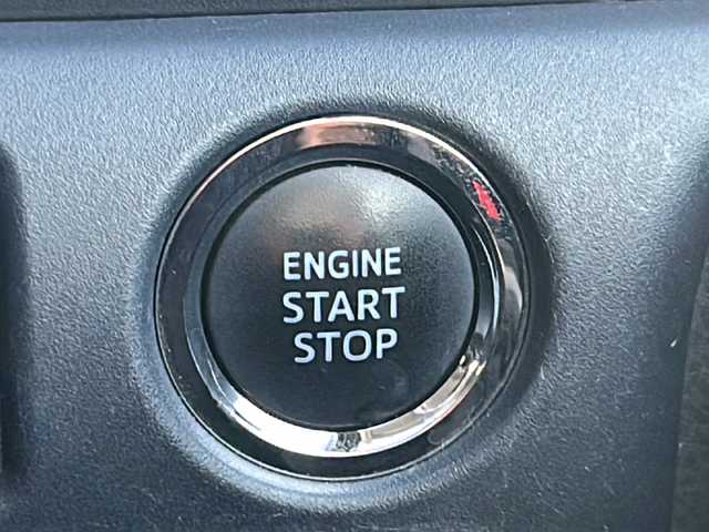 トヨタ ヴォクシー ZS 三重県 2014(平26)年 12.9万km ブラック 禁煙/純正ナビ/純正フリップダウンモニター/フルセグTV/バックカメラ/ETC/両側パワースライドドア/横滑り防止/アイドリングストップ/オートライト/革巻きステアリング/ステアリングスイッチ/オートリトラウィンカーミラー