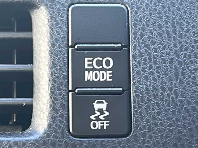 トヨタ ヴォクシー ZS 三重県 2014(平26)年 12.9万km ブラック 禁煙/純正ナビ/純正フリップダウンモニター/フルセグTV/バックカメラ/ETC/両側パワースライドドア/横滑り防止/アイドリングストップ/オートライト/革巻きステアリング/ステアリングスイッチ/オートリトラウィンカーミラー