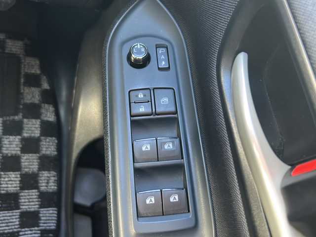 トヨタ ヴォクシー ZS 三重県 2014(平26)年 12.9万km ブラック 禁煙/純正ナビ/純正フリップダウンモニター/フルセグTV/バックカメラ/ETC/両側パワースライドドア/横滑り防止/アイドリングストップ/オートライト/革巻きステアリング/ステアリングスイッチ/オートリトラウィンカーミラー