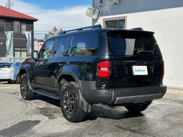 トヨタ ランドクルーザー ２５０ ZX ファーストエディション 宮城県 2024(令6)年 1.9万km ブラック ワンオーナー/4WD/サンルーフ/ルーフレール/純正ディーラーナビ/FM/AM/BT/USB/フルセグTV/全方位バックカメラ/レザーシート/1.2列目シートヒーター/1.2列目シートクーラー/1.3列目パワーシート/ステアリングスイッチ/ステアリングヒーター/パワーバックドア/ブラインドスポットモニター/デジタルインナーミラー/追従型クルーズコントロール/レーンキープアシスト/ダウンヒルアシストコントロール/センターデフロック/コーナーセンサー/MTS/MTモード搭載/横滑り防止装置/衝突被害軽減システム/盗難防止システム/純正アルミ夏タイヤ18インチ/純正フロアマット/LEDライト/オートマチックハイビーム/ETC2.0/ドライブレコーダー/プッシュスタート/保証書・記録簿・取扱説明書