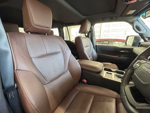 トヨタ ランドクルーザー ２５０ ZX ファーストエディション 宮城県 2024(令6)年 1.9万km ブラック ワンオーナー/4WD/サンルーフ/ルーフレール/純正ディーラーナビ/FM/AM/BT/USB/フルセグTV/全方位バックカメラ/レザーシート/1.2列目シートヒーター/1.2列目シートクーラー/1.3列目パワーシート/ステアリングスイッチ/ステアリングヒーター/パワーバックドア/ブラインドスポットモニター/デジタルインナーミラー/追従型クルーズコントロール/レーンキープアシスト/ダウンヒルアシストコントロール/センターデフロック/コーナーセンサー/MTS/MTモード搭載/横滑り防止装置/衝突被害軽減システム/盗難防止システム/純正アルミ夏タイヤ18インチ/純正フロアマット/LEDライト/オートマチックハイビーム/ETC2.0/ドライブレコーダー/プッシュスタート/保証書・記録簿・取扱説明書