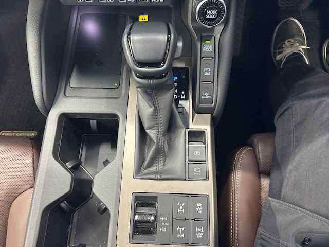 トヨタ ランドクルーザー ２５０ ZX ファーストエディション 宮城県 2024(令6)年 1.9万km ブラック ワンオーナー/4WD/サンルーフ/ルーフレール/純正ディーラーナビ/FM/AM/BT/USB/フルセグTV/全方位バックカメラ/レザーシート/1.2列目シートヒーター/1.2列目シートクーラー/1.3列目パワーシート/ステアリングスイッチ/ステアリングヒーター/パワーバックドア/ブラインドスポットモニター/デジタルインナーミラー/追従型クルーズコントロール/レーンキープアシスト/ダウンヒルアシストコントロール/センターデフロック/コーナーセンサー/MTS/MTモード搭載/横滑り防止装置/衝突被害軽減システム/盗難防止システム/純正アルミ夏タイヤ18インチ/純正フロアマット/LEDライト/オートマチックハイビーム/ETC2.0/ドライブレコーダー/プッシュスタート/保証書・記録簿・取扱説明書