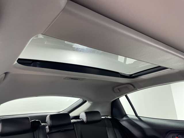 トヨタ プリウス Z 神奈川県 2024(令6)年 2.2万km アティチュードブラックマイカ パノラマルーフ/純正12.3型ディスプレイオーディオ/Tコネクトナビ/パノラミックビューモニター/フルセグ　Bluetooth　USB　Miracast/パワーバックドア/デジタルインナーミラー/AC100V/ワイヤレス充電/ビルトインETC2.0/セーフティセンス/ブラインドスポットモニター/レーダークルーズコントロール/プリクラッシュセーフティ/レーンディパーチャーアラート/オートマチックハイビーム/ロードサインアシスト/ドライバー異常対応システム/プロアクティブドライビングアシスト/リアクロストラフィックアラート/ロードサインアシスト/レーンチェンジアシスト/パーキングサポートブレーキ/安心降車アシスト/周辺車両接近時サポート/発進遅れ告知/後退速度抑制/リヤシートマインダー/パーキングアシスト/革シート/運転席パワーシート/ポジションメモリー/前席シートヒーター/ベンチレーション/革巻きステアリング/ステアリングヒーター/プッシュスタート/スマートキー/LEDヘッドランプ/オートライト/純正19インチアルミホイール