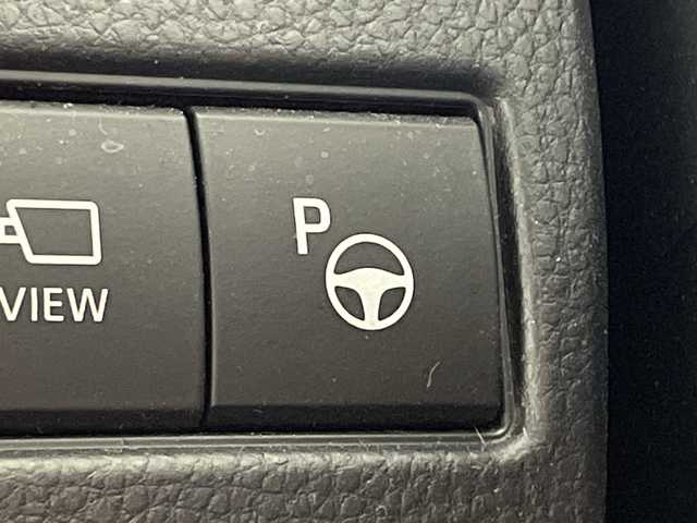 トヨタ プリウス Z 神奈川県 2024(令6)年 2.2万km アティチュードブラックマイカ パノラマルーフ/純正12.3型ディスプレイオーディオ/Tコネクトナビ/パノラミックビューモニター/フルセグ　Bluetooth　USB　Miracast/パワーバックドア/デジタルインナーミラー/AC100V/ワイヤレス充電/ビルトインETC2.0/セーフティセンス/ブラインドスポットモニター/レーダークルーズコントロール/プリクラッシュセーフティ/レーンディパーチャーアラート/オートマチックハイビーム/ロードサインアシスト/ドライバー異常対応システム/プロアクティブドライビングアシスト/リアクロストラフィックアラート/ロードサインアシスト/レーンチェンジアシスト/パーキングサポートブレーキ/安心降車アシスト/周辺車両接近時サポート/発進遅れ告知/後退速度抑制/リヤシートマインダー/パーキングアシスト/革シート/運転席パワーシート/ポジションメモリー/前席シートヒーター/ベンチレーション/革巻きステアリング/ステアリングヒーター/プッシュスタート/スマートキー/LEDヘッドランプ/オートライト/純正19インチアルミホイール