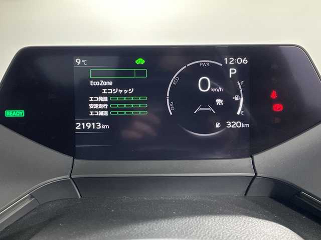 トヨタ プリウス Z 神奈川県 2024(令6)年 2.2万km アティチュードブラックマイカ パノラマルーフ/純正12.3型ディスプレイオーディオ/Tコネクトナビ/パノラミックビューモニター/フルセグ　Bluetooth　USB　Miracast/パワーバックドア/デジタルインナーミラー/AC100V/ワイヤレス充電/ビルトインETC2.0/セーフティセンス/ブラインドスポットモニター/レーダークルーズコントロール/プリクラッシュセーフティ/レーンディパーチャーアラート/オートマチックハイビーム/ロードサインアシスト/ドライバー異常対応システム/プロアクティブドライビングアシスト/リアクロストラフィックアラート/ロードサインアシスト/レーンチェンジアシスト/パーキングサポートブレーキ/安心降車アシスト/周辺車両接近時サポート/発進遅れ告知/後退速度抑制/リヤシートマインダー/パーキングアシスト/革シート/運転席パワーシート/ポジションメモリー/前席シートヒーター/ベンチレーション/革巻きステアリング/ステアリングヒーター/プッシュスタート/スマートキー/LEDヘッドランプ/オートライト/純正19インチアルミホイール