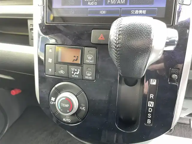 ダイハツ タント カスタム RS トップED SAⅡ 福島県 2016(平28)年 10.5万km パールホワイトⅢ (株)IDOMが運営する【じしゃロンいわき店】の自社ローン専用車両になります。こちらは現金またはオートローンご利用時の価格です。自社ローンご希望の方は別途その旨お申付け下さい/登録時走行距離104726km/純正8インチディーラーオプションナビゲーション/（AM/FM/SD/HDMI/USB)/Bluetooth接続/レザーステアリング/ステアリングスイッチ/エコアイドリングストップ/スマートアシストII/両側パワースライドドア/リアサンシェードフィルム/純正ブラックソフトレザーシート
