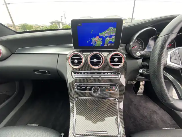 メルセデス・ベンツ Ｃ１８０ アバンギャルド AMGライン 福岡県 2017(平29)年 4.5万km ポーラホワイト ・アダプティブクルーズコントロール/・純正ＨＤＤナビ／ＵＳＢ／Ｂｌｕｅｔｏｏｔｈ／ＣＤ/・バックカメラ/・黒革シート／シートヒーター/・フルセグ/・ＥＴＣ/・純正１８ＡＷ/・プッシュスタート/・アイドリングストップ/・スマートキー/・スペアキー/・パワーシート/・オートライト/・LEDライト/・保証書/・取扱説明書