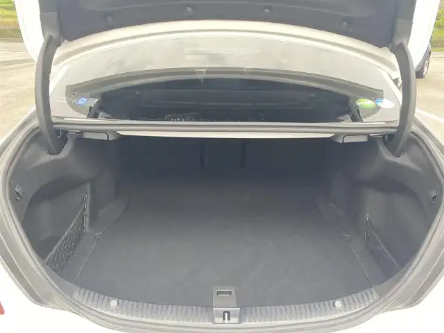 メルセデス・ベンツ Ｃ１８０ アバンギャルド AMGライン 福岡県 2017(平29)年 4.5万km ポーラホワイト ・アダプティブクルーズコントロール/・純正ＨＤＤナビ／ＵＳＢ／Ｂｌｕｅｔｏｏｔｈ／ＣＤ/・バックカメラ/・黒革シート／シートヒーター/・フルセグ/・ＥＴＣ/・純正１８ＡＷ/・プッシュスタート/・アイドリングストップ/・スマートキー/・スペアキー/・パワーシート/・オートライト/・LEDライト/・保証書/・取扱説明書