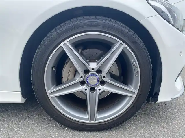 メルセデス・ベンツ Ｃ１８０ アバンギャルド AMGライン 福岡県 2017(平29)年 4.5万km ポーラホワイト ・アダプティブクルーズコントロール/・純正ＨＤＤナビ／ＵＳＢ／Ｂｌｕｅｔｏｏｔｈ／ＣＤ/・バックカメラ/・黒革シート／シートヒーター/・フルセグ/・ＥＴＣ/・純正１８ＡＷ/・プッシュスタート/・アイドリングストップ/・スマートキー/・スペアキー/・パワーシート/・オートライト/・LEDライト/・保証書/・取扱説明書