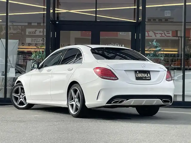メルセデス・ベンツ Ｃ１８０ アバンギャルド AMGライン 福岡県 2017(平29)年 4.5万km ポーラホワイト ・アダプティブクルーズコントロール/・純正ＨＤＤナビ／ＵＳＢ／Ｂｌｕｅｔｏｏｔｈ／ＣＤ/・バックカメラ/・黒革シート／シートヒーター/・フルセグ/・ＥＴＣ/・純正１８ＡＷ/・プッシュスタート/・アイドリングストップ/・スマートキー/・スペアキー/・パワーシート/・オートライト/・LEDライト/・保証書/・取扱説明書