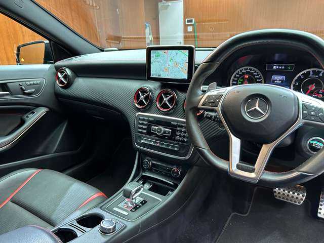 メルセデス・ベンツ Ａ４５ 4マチック エディション1 千葉県 2013(平25)年 6.8万km コスモスブラック 限定車　/ＡＣＣ　/黒革　/ナビ　/ＴＶ　/Ｂｌｕｅｔｏｏｔｈ接続　/Ｂカメラ　/マットブラック１９インチＡＷ　/レッドキャリパー　/シートヒーター　/ＡＭＧスピードシフトＤＣＴ　/衝突軽減Ｂ　/ＢＳＭ　/ＥＴＣ