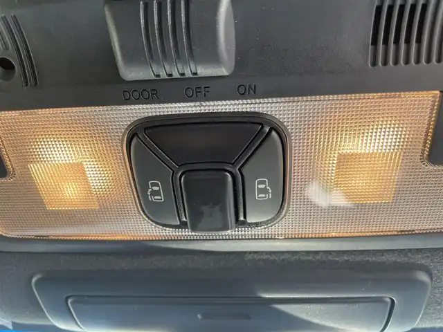 トヨタ エスティマ アエラス 神奈川県 2018(平30)年 2.3万km シルバーM ワンオーナー/純正SDナビ（AM/FM/CD/BT/DTV）/バックカメラ/ETCビルトイン/(セカンドシート)オットマン/トヨタセーフティセンスC/・プリクラッシュセーフティ/・レーンディパーチャーアラート/・オートマチックハイビーム/クルーズコントロール/ドアバイザー/両側パワースライドドア/(セカンドシート)オットマン/LEDヘッドライト/17インチ純正アルミホイール/スマートキー/新車時手帳/取扱説明書