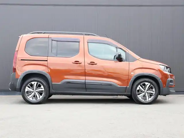 プジョー プジョー リフター GT 静岡県 2021(令3)年 4.3万km 茶 ワンオーナー/社外ナビ/フルセグTV/ACC/BSM/Apple Car Play/BEWITHサウンド/マルチパノラミックルーフ/ドライブレコーダー前後/ワイヤレス充電/パドルシフト