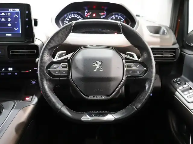 プジョー プジョー リフター GT 静岡県 2021(令3)年 4.3万km 茶 ワンオーナー/社外ナビ/フルセグTV/ACC/BSM/Apple Car Play/BEWITHサウンド/マルチパノラミックルーフ/ドライブレコーダー前後/ワイヤレス充電/パドルシフト