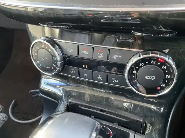 メルセデス・ベンツ ゲレンデヴァーゲン Ｇ３５０ ロング ブルーテック 滋賀県 2014(平26)年 10.3万km 黒 車検8年3月まで/ディーゼルターボ車/ラグジュアリーパッケージ/・サンルーフ/黒革シート/フルタイム4WD/純正ナビ/Bluetooth、フルセグテレビ/バックカメラ/ETC2.0/前席シートヒーター/前席パワーシート/前ドライブレコーダー/クルーズコントロール/スペアキー有り/取扱説明書