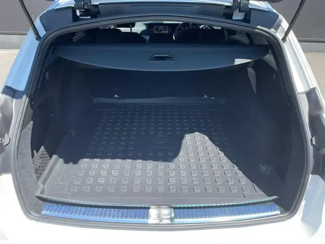 メルセデス・ベンツ Ｅ２００ SW アバンギャルド AMGライン 香川県 2020(令2)年 3.7万km ポーラホワイト 純正ナビ/360度カメラ/黒革シート/前席 パワーシート/前席 シートヒーター/アンビエントライト