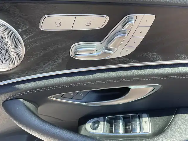 メルセデス・ベンツ Ｅ２００ SW アバンギャルド AMGライン 香川県 2020(令2)年 3.7万km ポーラホワイト 純正ナビ/360度カメラ/黒革シート/前席 パワーシート/前席 シートヒーター/アンビエントライト