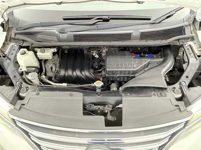 日産 セレナ HWS S HV Vセレ +Sefty 千葉県 2015(平27)年 8.6万km ブリリアントホワイトパール エマージェンシーブレーキ/純正8インチメモリーナビ/フルセグTV/Bluetooth接続/CD/DVD再生/両側パワースライドドア/LEDヘッドライト/リアオートエアコン/スマートキー
