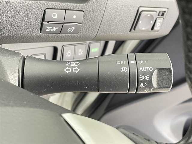 日産 セレナ HWS S HV Vセレ +Sefty 千葉県 2015(平27)年 8.6万km ブリリアントホワイトパール エマージェンシーブレーキ/純正8インチメモリーナビ/フルセグTV/Bluetooth接続/CD/DVD再生/両側パワースライドドア/LEDヘッドライト/リアオートエアコン/スマートキー