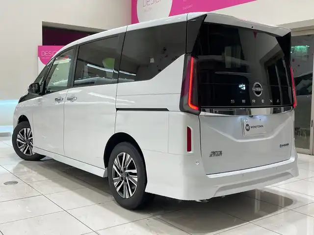 日産 セレナ e－パワー ハイウェイスター V 埼玉県 2025(令7)年 0.1千km プリズムホワイト プロパイロット/メーカーナビ/ BT/USB/フルセグ/アラウンドビューモニター/ワイアレス充電/レーダークルーズコントロール/レーンキープアシスト/両側電動スライドドア/オートブレーキホールド/デジタルインナーミラー/LEDヘッドライト/16インチアルミホイール/ETC2.0/スマートキー×2/禁煙車