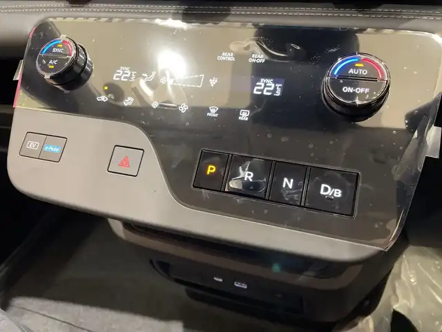 日産 セレナ e－パワー ハイウェイスター V 埼玉県 2025(令7)年 0.1千km プリズムホワイト プロパイロット/メーカーナビ/ BT/USB/フルセグ/アラウンドビューモニター/ワイアレス充電/レーダークルーズコントロール/レーンキープアシスト/両側電動スライドドア/オートブレーキホールド/デジタルインナーミラー/LEDヘッドライト/16インチアルミホイール/ETC2.0/スマートキー×2/禁煙車