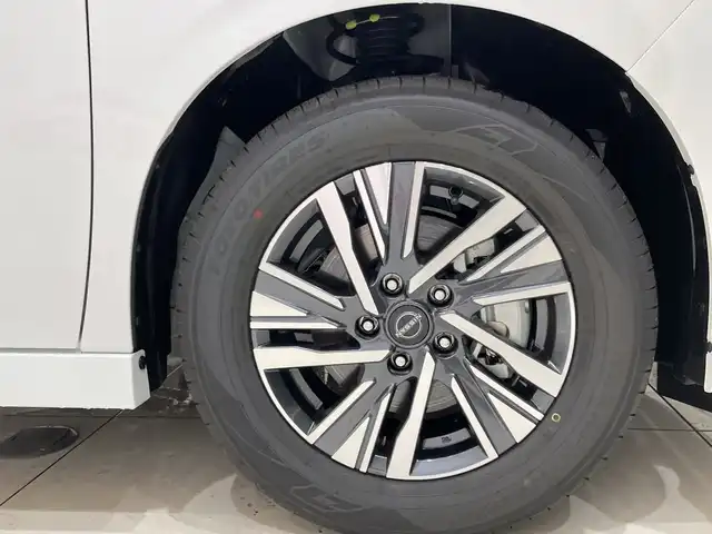 日産 セレナ e－パワー ハイウェイスター V 埼玉県 2025(令7)年 0.1千km プリズムホワイト プロパイロット/メーカーナビ/ BT/USB/フルセグ/アラウンドビューモニター/ワイアレス充電/レーダークルーズコントロール/レーンキープアシスト/両側電動スライドドア/オートブレーキホールド/デジタルインナーミラー/LEDヘッドライト/16インチアルミホイール/ETC2.0/スマートキー×2/禁煙車