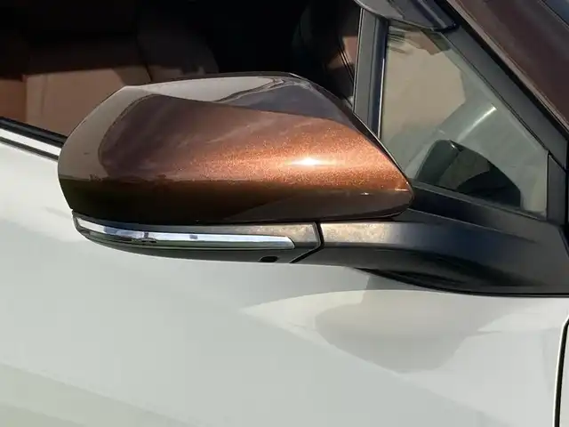 トヨタ Ｃ－ＨＲ G モード ブルーノ 香川県 2019(平31)年 3.3万km ダークブラウンマイカメタリック/ホワイトパールクリスタルシャイン トヨタセーフティーセンス/・プリクラッシュ/・LDA/純正9インチナビ/バックカメラ/ハーフレザーシート/シートヒーター/革巻きステアリング/ステアリングリモコン/クルーズコントロール/LEDライト/フォグライト/スマートキー/プッシュスタート