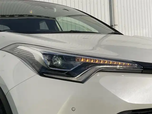 トヨタ Ｃ－ＨＲ G モード ブルーノ 香川県 2019(平31)年 3.3万km ダークブラウンマイカメタリック/ホワイトパールクリスタルシャイン トヨタセーフティーセンス/・プリクラッシュ/・LDA/純正9インチナビ/バックカメラ/ハーフレザーシート/シートヒーター/革巻きステアリング/ステアリングリモコン/クルーズコントロール/LEDライト/フォグライト/スマートキー/プッシュスタート
