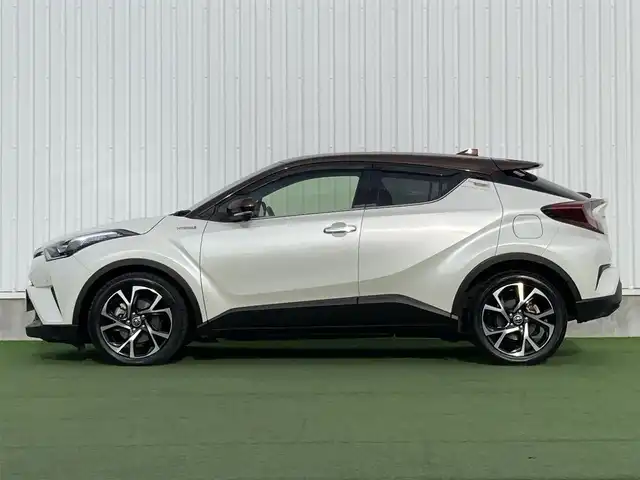 トヨタ Ｃ－ＨＲ G モード ブルーノ 香川県 2019(平31)年 3.3万km ダークブラウンマイカメタリック/ホワイトパールクリスタルシャイン トヨタセーフティーセンス/・プリクラッシュ/・LDA/純正9インチナビ/バックカメラ/ハーフレザーシート/シートヒーター/革巻きステアリング/ステアリングリモコン/クルーズコントロール/LEDライト/フォグライト/スマートキー/プッシュスタート