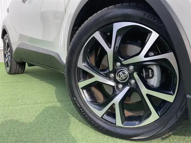 トヨタ Ｃ－ＨＲ G モード ブルーノ 香川県 2019(平31)年 3.3万km ダークブラウンマイカメタリック/ホワイトパールクリスタルシャイン トヨタセーフティーセンス/・プリクラッシュ/・LDA/純正9インチナビ/バックカメラ/ハーフレザーシート/シートヒーター/革巻きステアリング/ステアリングリモコン/クルーズコントロール/LEDライト/フォグライト/スマートキー/プッシュスタート
