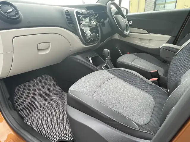 ルノー キャプチャー インテンス 静岡県 2018(平30)年 1.7万km オレンジ LED PURE VISON/オートライト /コントラストルーフ /プライバシーガラス /17インチアルミホイール/電動格納ミラー/プッシュスタートスイッチ/ドアバイザー/ETC