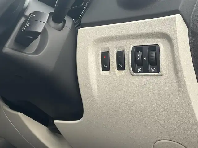 ルノー キャプチャー インテンス 静岡県 2018(平30)年 1.7万km オレンジ LED PURE VISON/オートライト /コントラストルーフ /プライバシーガラス /17インチアルミホイール/電動格納ミラー/プッシュスタートスイッチ/ドアバイザー/ETC