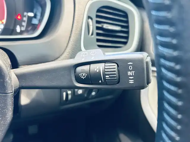 ボルボ Ｖ４０ クロスカントリー D4 アクティブED 大阪府 2019(平31)年 5.4万km 黒 150台限定車/ガラスルーフ/HarmanKardon/ACC/BLIS/純正ナビ/TV/バックカメラ/純正17インチAW/LEDヘッドライト/クリアランスソナー/パドルシフト/ルーフレール/レザーシート/パワーシート/Dシートメモリ/シートヒーター/ETC/ドラレコ/レーダー探知機