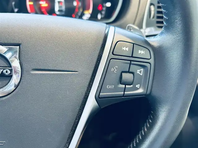 ボルボ Ｖ４０ クロスカントリー D4 アクティブED 大阪府 2019(平31)年 5.4万km 黒 150台限定車/ガラスルーフ/HarmanKardon/ACC/BLIS/純正ナビ/TV/バックカメラ/純正17インチAW/LEDヘッドライト/クリアランスソナー/パドルシフト/ルーフレール/レザーシート/パワーシート/Dシートメモリ/シートヒーター/ETC/ドラレコ/レーダー探知機