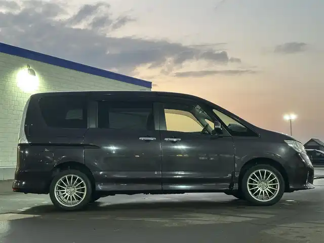 日産 セレナ ハイウェイスター 道北・旭川 2013(平25)年 12.3万km オーロラモーヴ (株)IDOMが運営する【じしゃロン旭川店】の自社ローン専用車両になります。こちらは現金またはオートローンご利用時の価格です。自社ローンご希望の方は別途その旨お申付け下さい/　/・純正ナビ(CD/DVD/BT/SD/フルセグ)/・バックカメラ/・ETC/・クルーズコントロール/・片側パワースライドドア/・アイドリングストップ/・電動格納ウィンカーミラー/・プッシュスタート/・スマートキー1個/・フォグランプ/・現車装着スタッドレスタイヤ 社外AW205/50R17/・取扱説明書