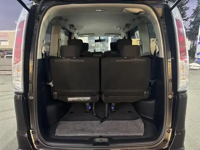 日産 セレナ ハイウェイスター 道北・旭川 2013(平25)年 12.3万km オーロラモーヴ (株)IDOMが運営する【じしゃロン旭川店】の自社ローン専用車両になります。こちらは現金またはオートローンご利用時の価格です。自社ローンご希望の方は別途その旨お申付け下さい/　/・純正ナビ(CD/DVD/BT/SD/フルセグ)/・バックカメラ/・ETC/・クルーズコントロール/・片側パワースライドドア/・アイドリングストップ/・電動格納ウィンカーミラー/・プッシュスタート/・スマートキー1個/・フォグランプ/・現車装着スタッドレスタイヤ 社外AW205/50R17/・取扱説明書