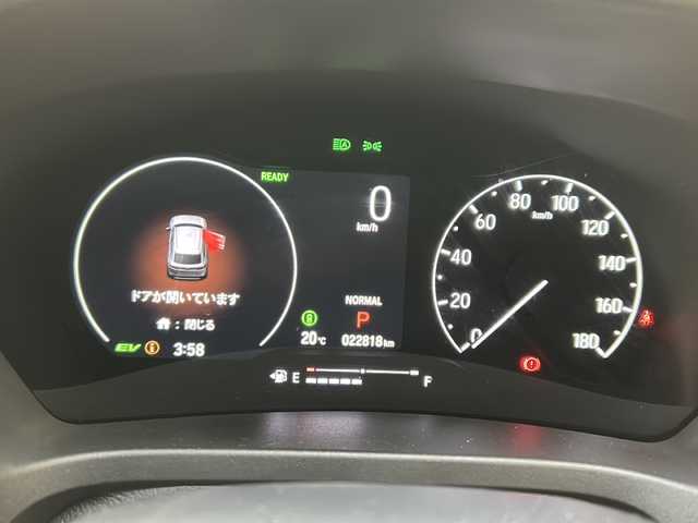 ホンダ ヴェゼル ハイブリッド e:HEV Z 埼玉県 2023(令5)年 2.3万km クリスタルブラックパール 登録時22818km/ワンオーナー/純正ナビ/フルセグ/BT/USB/アラウンドビューモニター/ビルトインETC2.0/前後ドライブレコーダー/衝突被害軽減ブレーキ/路外逸脱抑制機能/踏み間違い衝突軽減システム/ヒルディセントコントロール/レーダークルーズコントロール/パドルシフト/ハーフレザーシート/前席シートヒーター/革巻きハンドル/ステアリングリモコン/ステアリングヒーター/パワーバックドア/パーキングセンサーシステム/プッシュスタート/置くだけ充電/電動格納ミラー/ウィンカーミラー/オートライト/横滑り防止装置/純正フロアマット/純正18インチアルミホイール/LEDヘッドライト/フォグランプ/リアスポイラー/ドアバイザー/スマートキー×2/保証書/取説