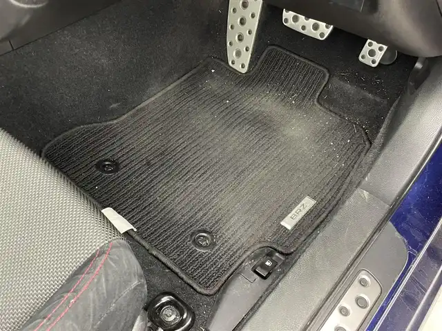 スバル ＢＲＺ S 群馬県 2013(平25)年 5.7万km ギャラクシーブルーシリカ carrozzeria7インチナビ/・AM/FM/CD/DVD/SD/Bluetooth/フルセグTV/＝＝＝＝＝/カロッツェリア７インチナビ　バックカメラ　ＥＴＣ　プッシュスタート　スマートキー　ＭＴ付きＡＴ　パドルシフト　純正１７インチアルミホイール　革巻きステアリング　オートエアコン　電動格納ミラー　禁煙車