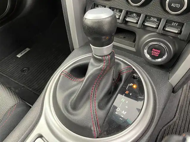 スバル ＢＲＺ S 群馬県 2013(平25)年 5.7万km ギャラクシーブルーシリカ carrozzeria7インチナビ/・AM/FM/CD/DVD/SD/Bluetooth/フルセグTV/＝＝＝＝＝/カロッツェリア７インチナビ　バックカメラ　ＥＴＣ　プッシュスタート　スマートキー　ＭＴ付きＡＴ　パドルシフト　純正１７インチアルミホイール　革巻きステアリング　オートエアコン　電動格納ミラー　禁煙車