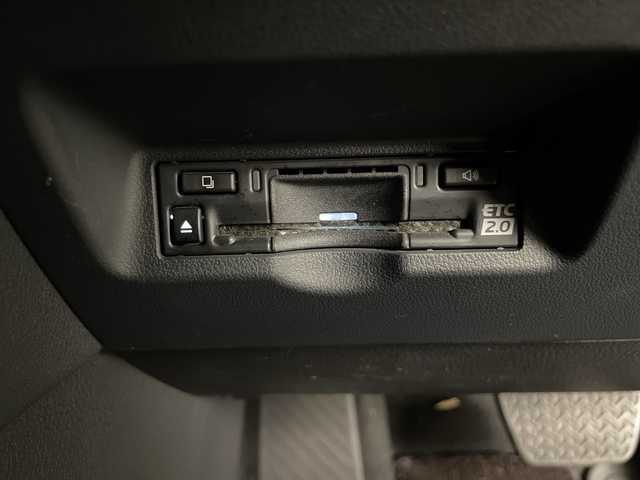 トヨタ アルファードハイブリット エグゼクティブ ラウンジ 埼玉県 2023(令5)年 4.4万km ゴールド ユニバーサルステップ/ＪＢＬサウンド　/左右独立ムーンルーフ　/フリップダウンモニター　/純正ナビ機能付きディスプレイオーディオ/全方位カメラ/前後ドライブレコーダー/ビルトインETC2.0/ブラインドスポットモニター　/ワイヤレス充電器　/ヘッドアップディスプレイ　/レーダークルーズコントロール　/レーンキープアシスト/衝突軽減ブレーキ/ハンドルヒーター/全席エアシート/全席シートヒータ/オットマン/木目調パネル/純正フロアマット/ドアバイザー