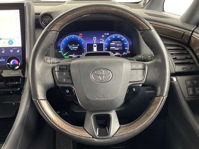 トヨタ アルファードハイブリット エグゼクティブ ラウンジ 埼玉県 2023(令5)年 4.4万km ゴールド ユニバーサルステップ/ＪＢＬサウンド　/左右独立ムーンルーフ　/フリップダウンモニター　/純正ナビ機能付きディスプレイオーディオ/全方位カメラ/前後ドライブレコーダー/ビルトインETC2.0/ブラインドスポットモニター　/ワイヤレス充電器　/ヘッドアップディスプレイ　/レーダークルーズコントロール　/レーンキープアシスト/衝突軽減ブレーキ/ハンドルヒーター/全席エアシート/全席シートヒータ/オットマン/木目調パネル/純正フロアマット/ドアバイザー